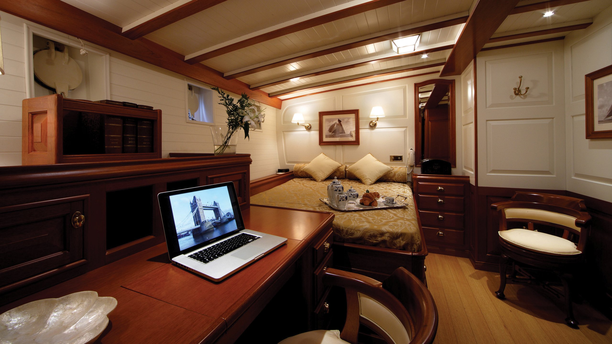 Interior - 4/11