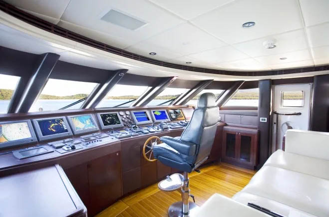 Interior - 17/18