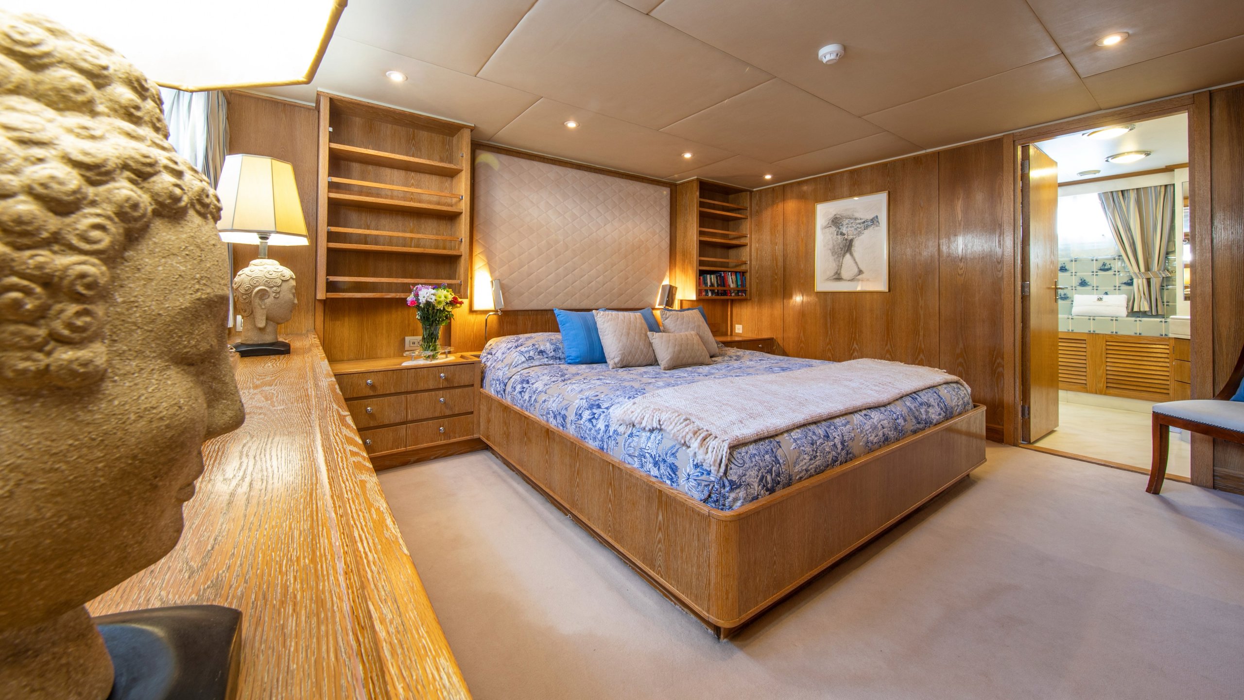 Interior - 5/8