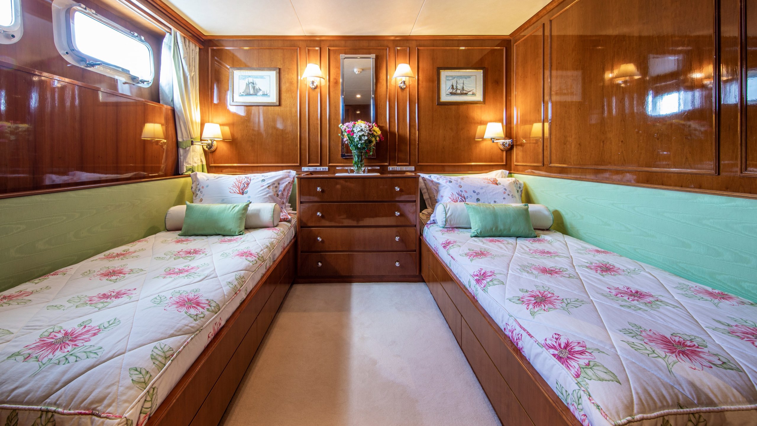 Interior - 7/8