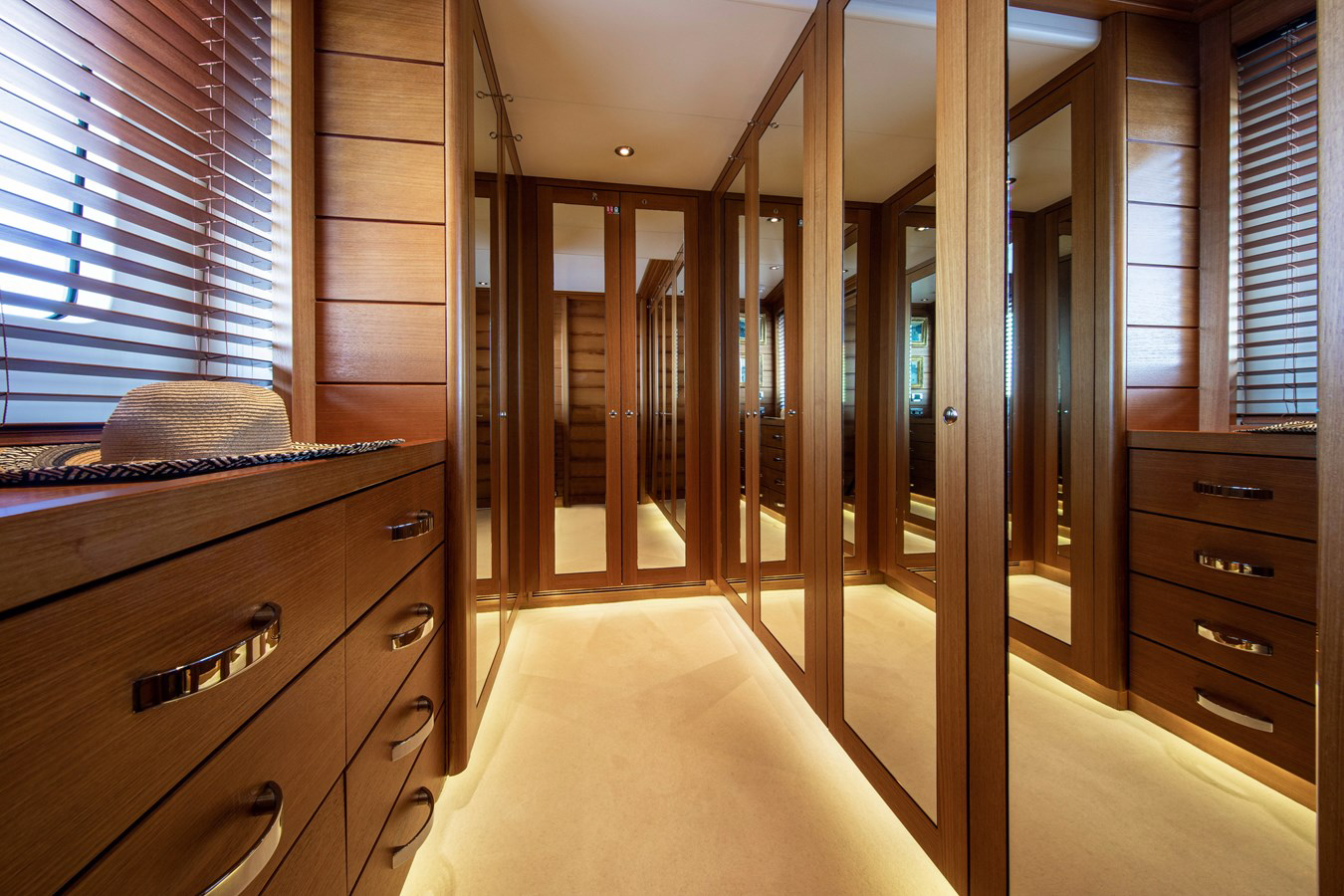 Interior - 12/24