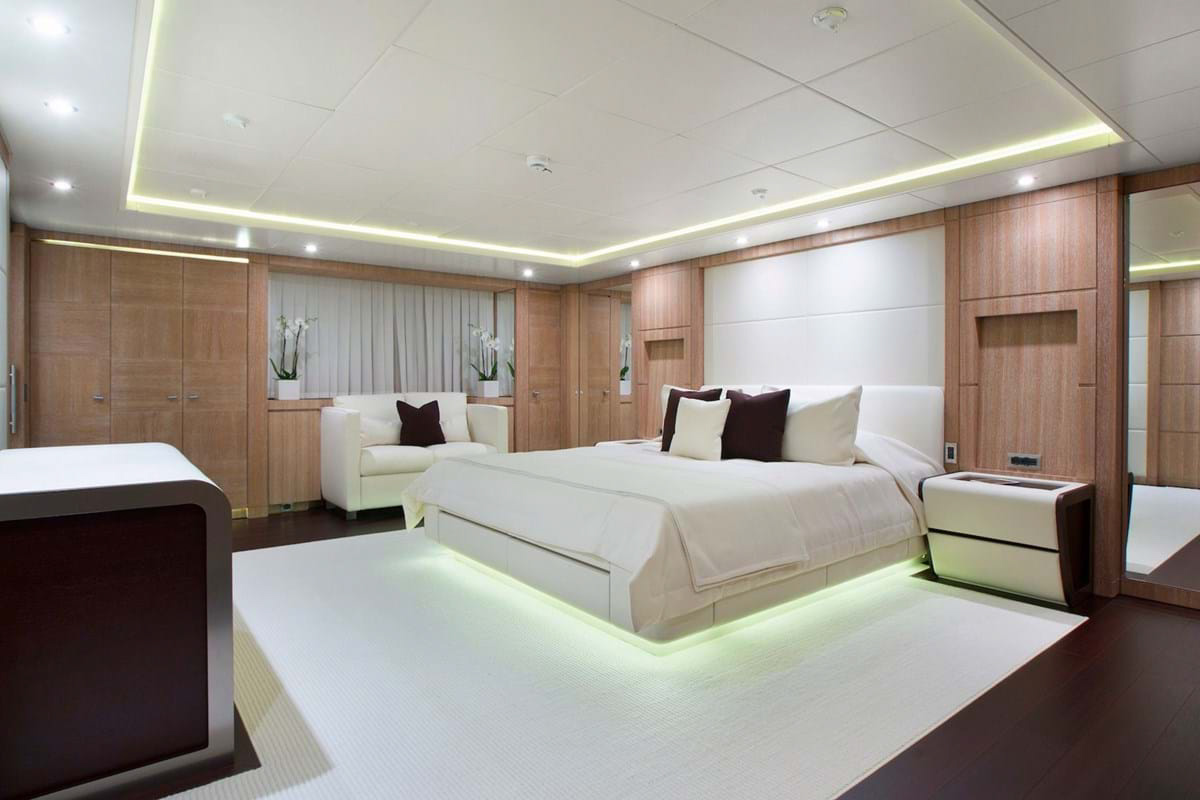 Interior - 18/28