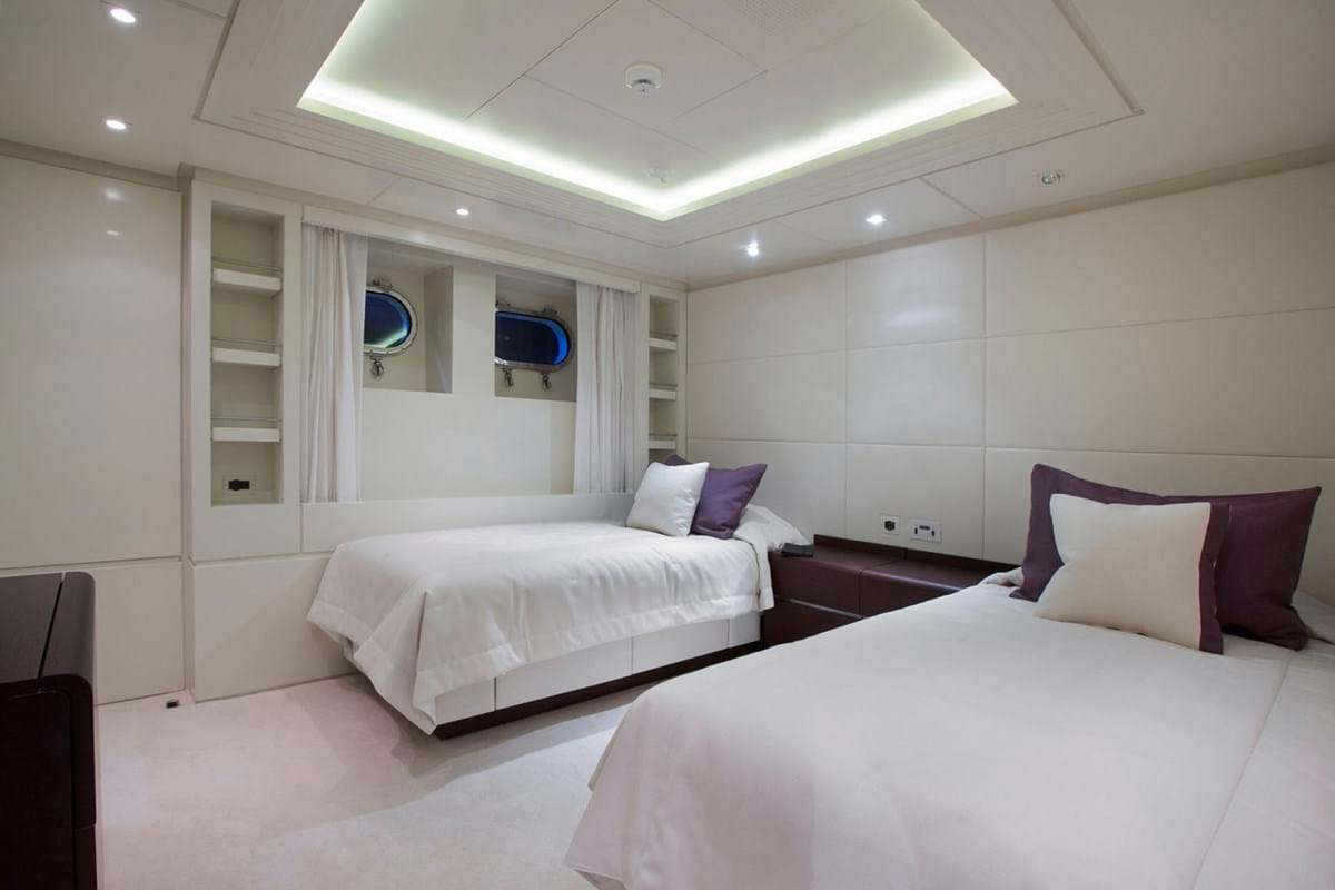 Interior - 21/28