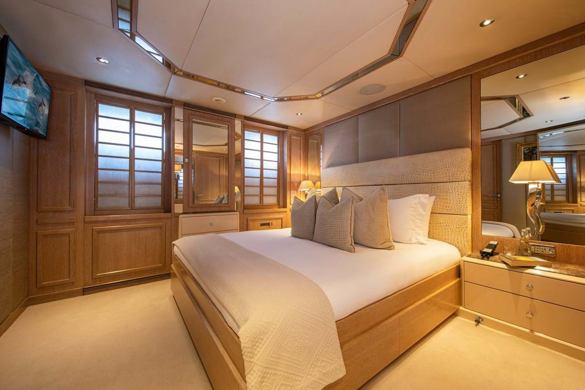 Interior - 17/24