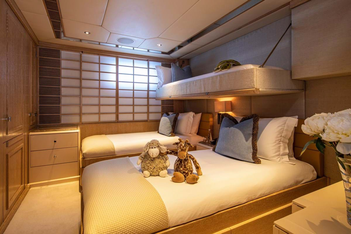 Interior - 19/24