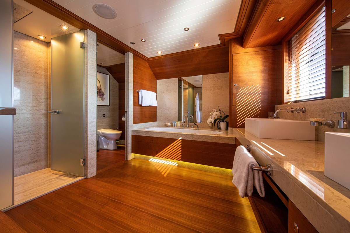 Interior - 23/24