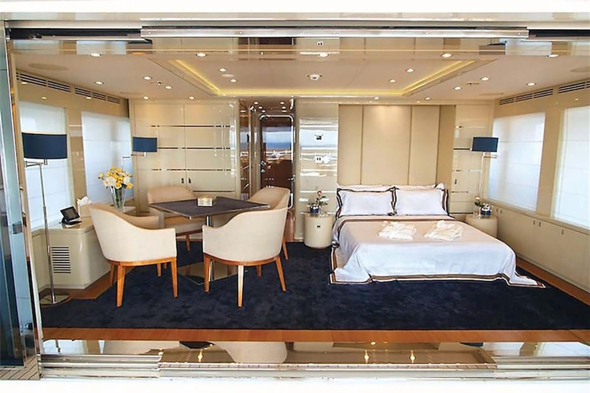 Interior - 4/13