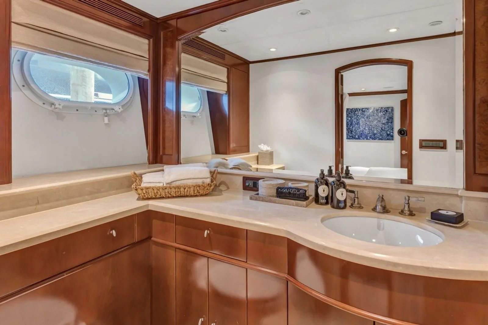 Interior - 21/27