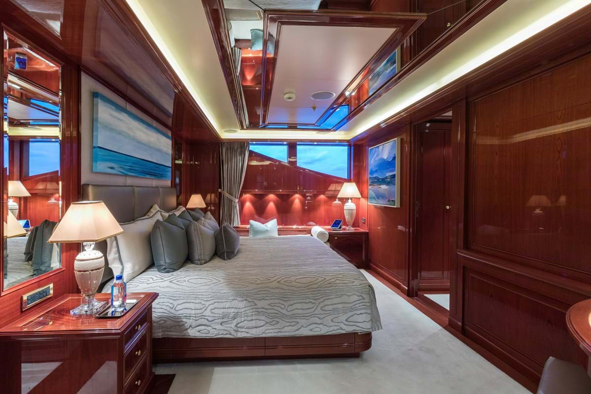 Interior - 32/57