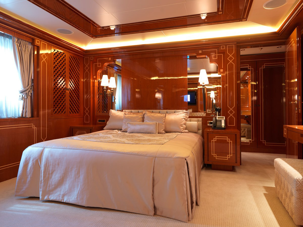 Interior - 33/57