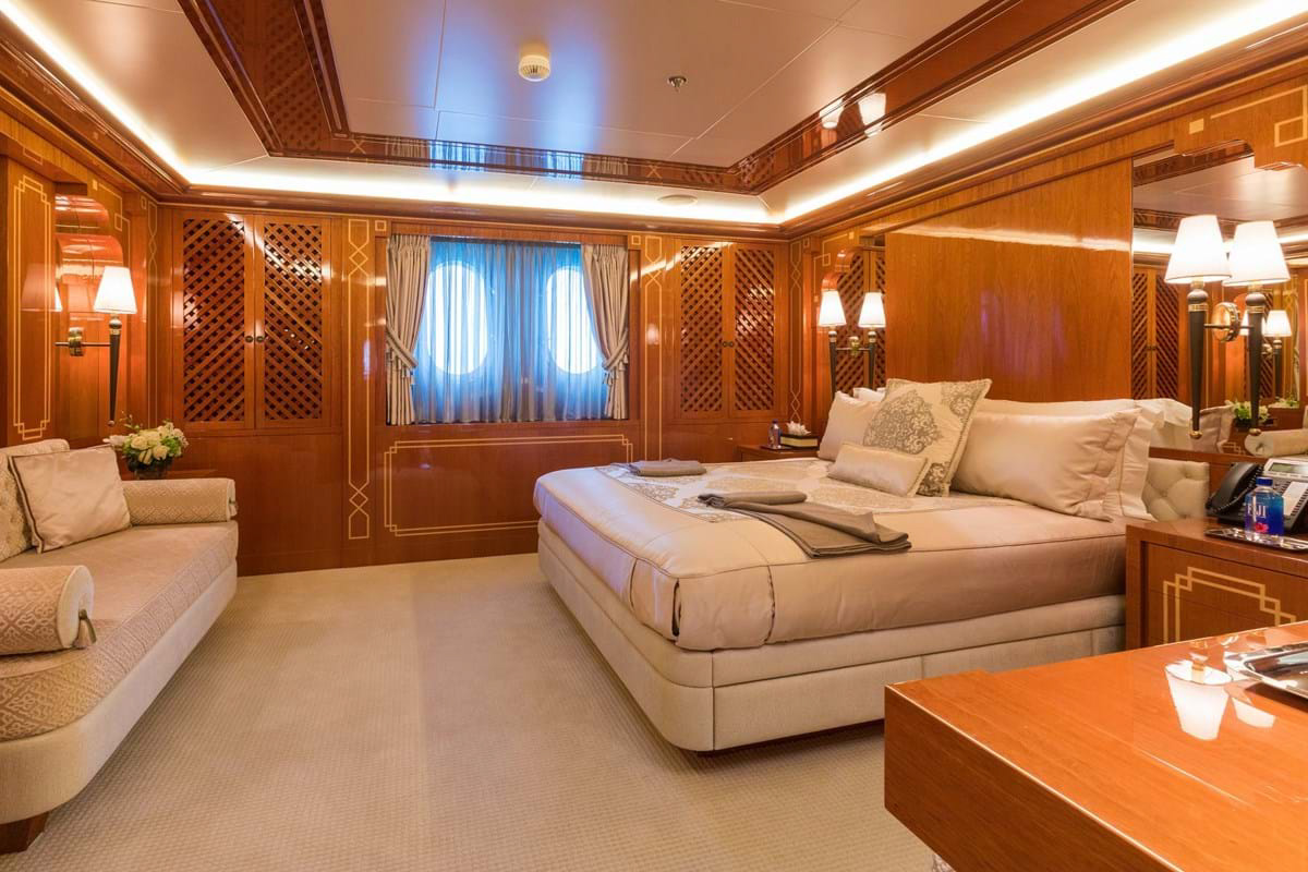Interior - 34/57