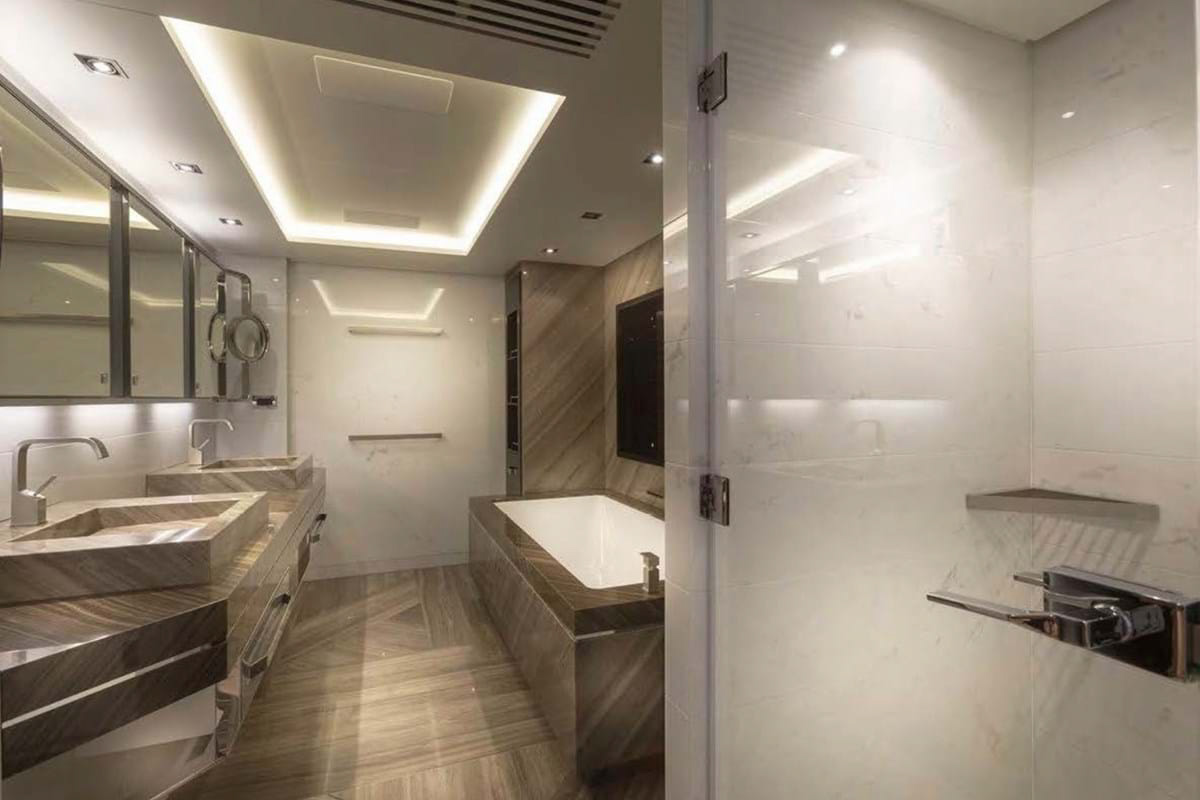 Interior - 13/14