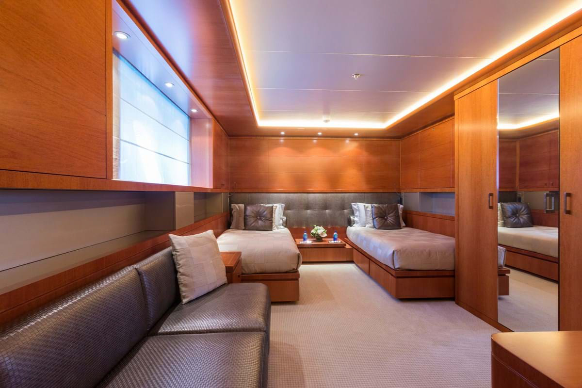 Interior - 44/57