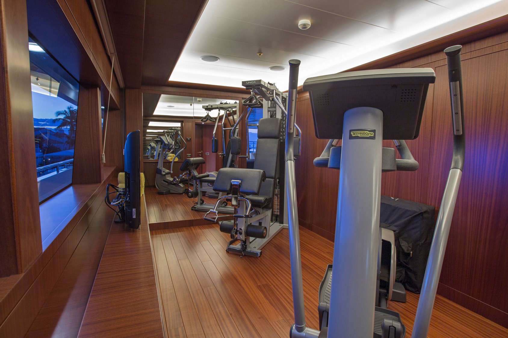 Interior - 50/57