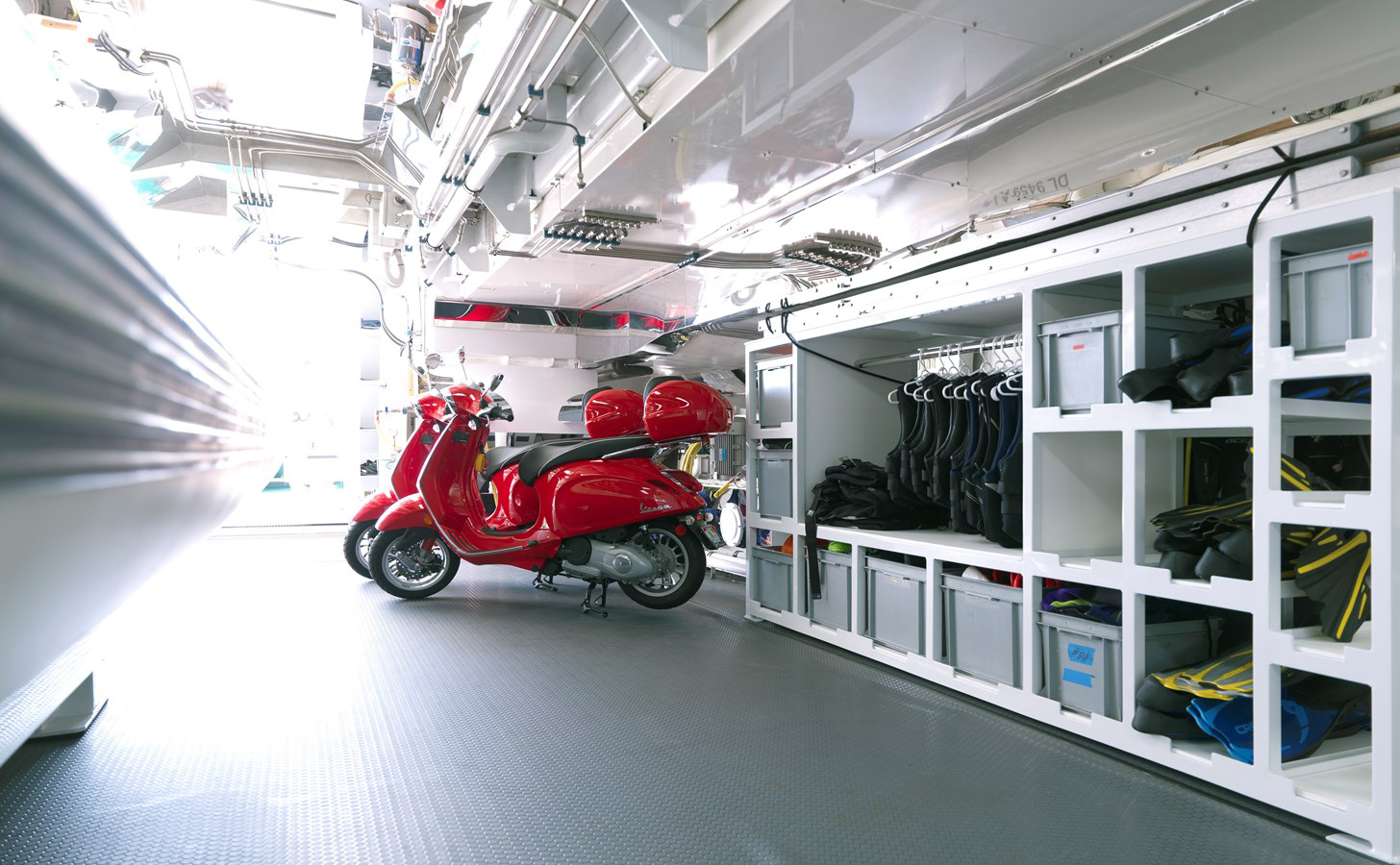 Interior - 55/57