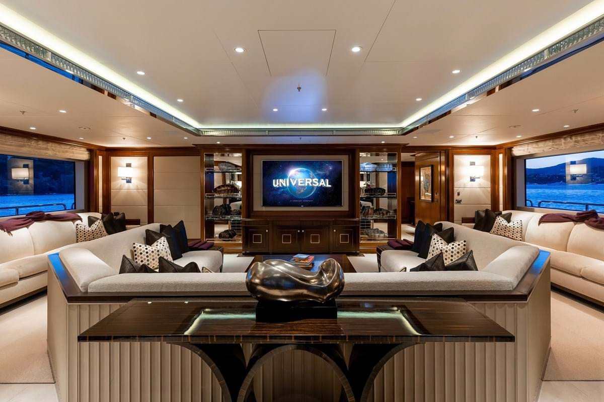 Interior - 0/18