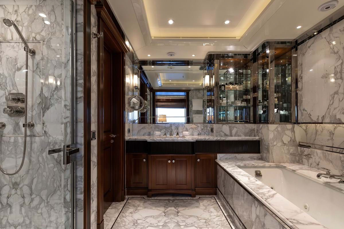 Interior - 13/18