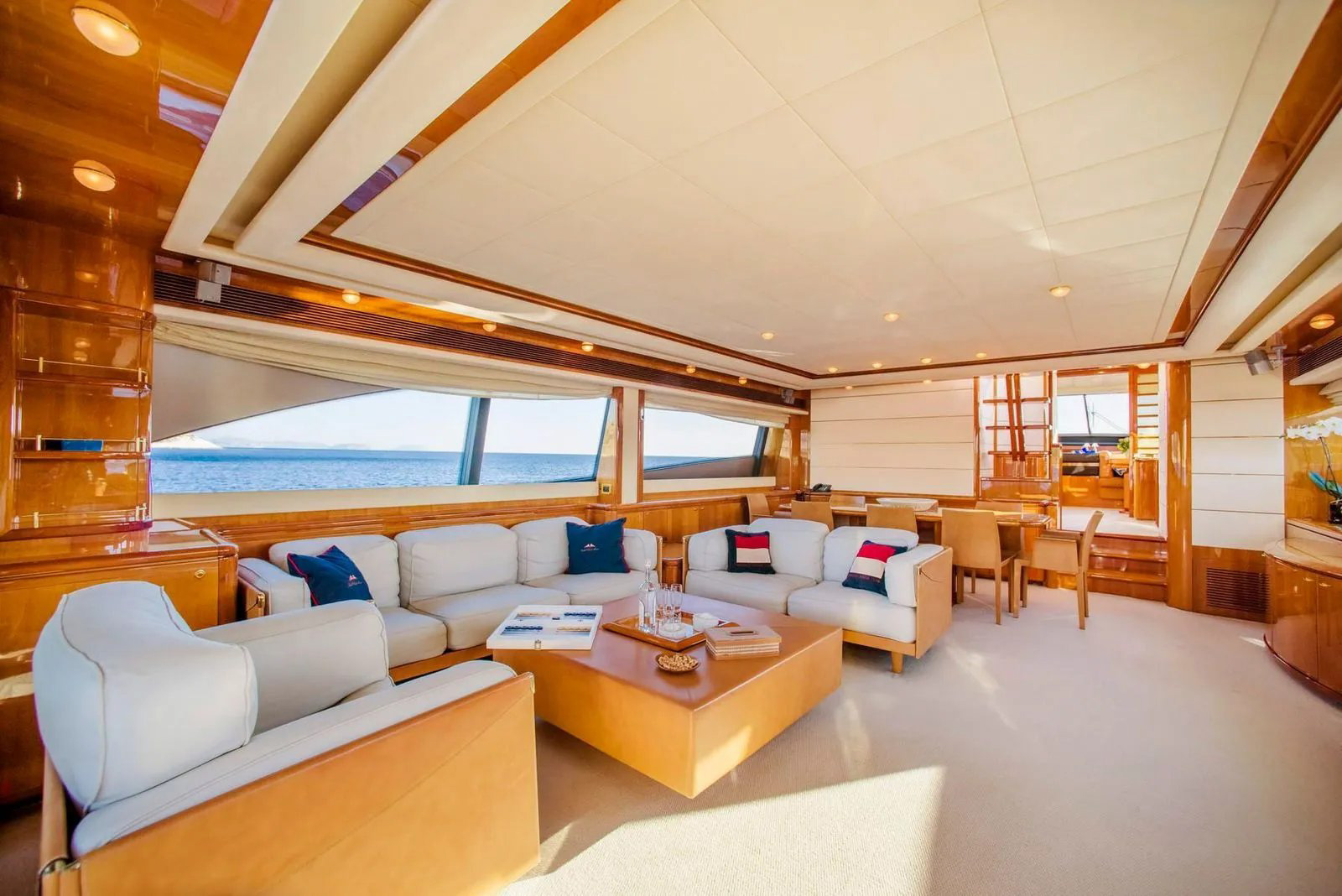Interior - 0/13