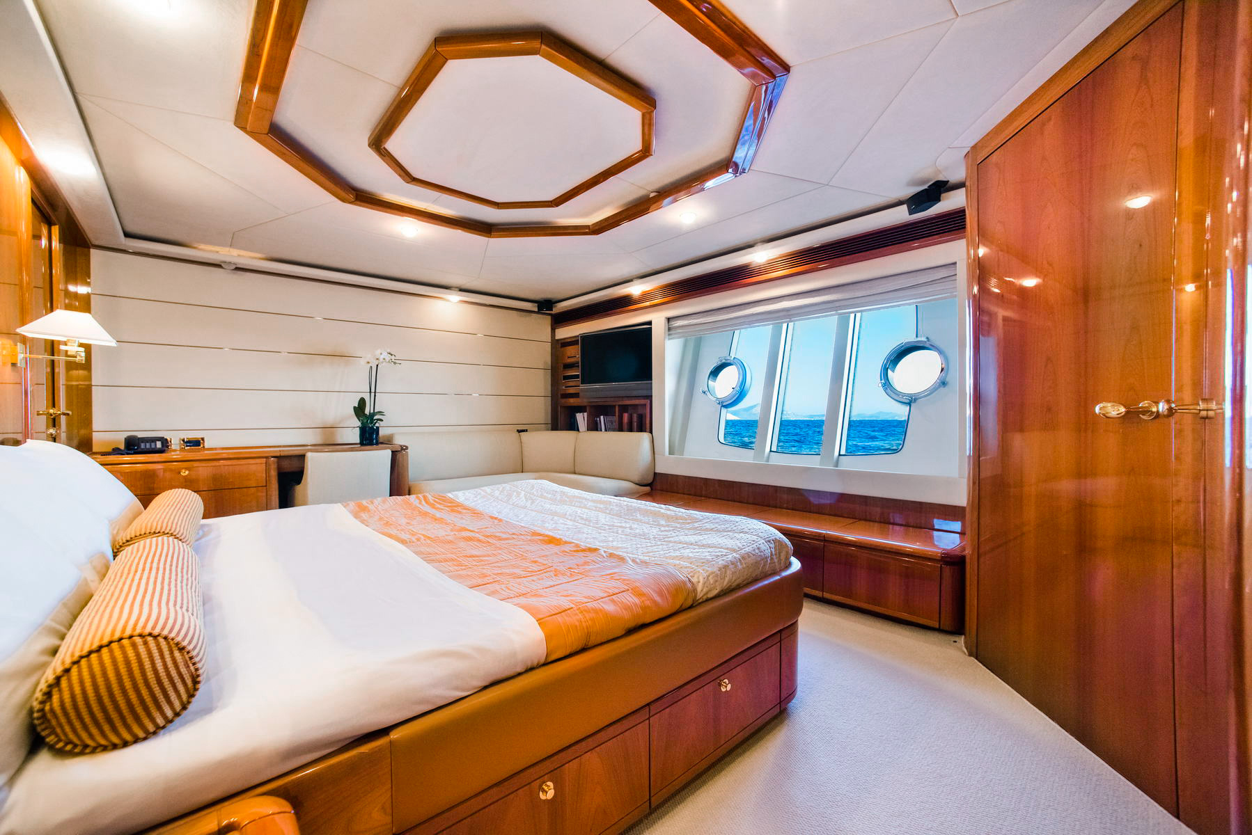 Interior - 4/13