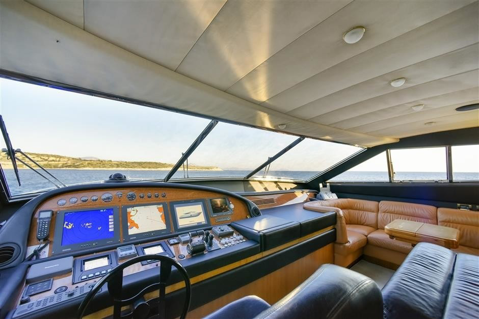 Interior - 12/13