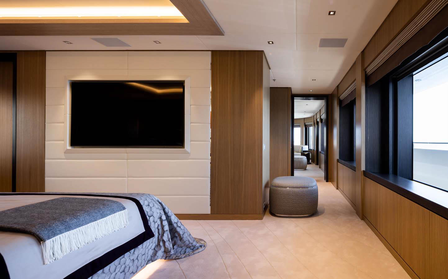 Interior - 38/53