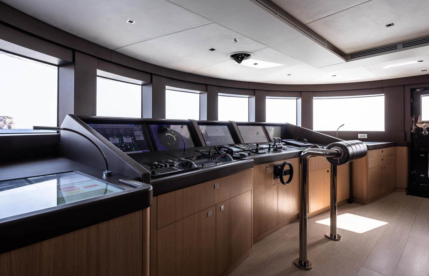 Interior - 52/53
