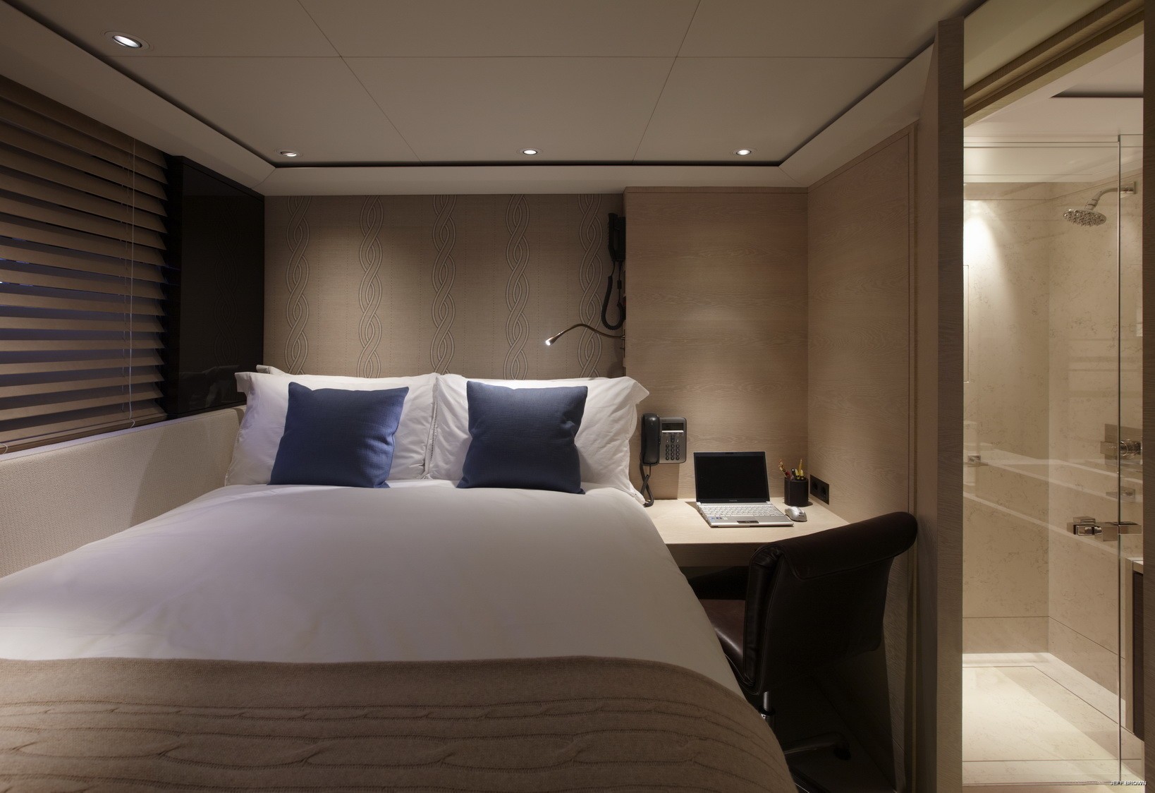 Interior - 24/41