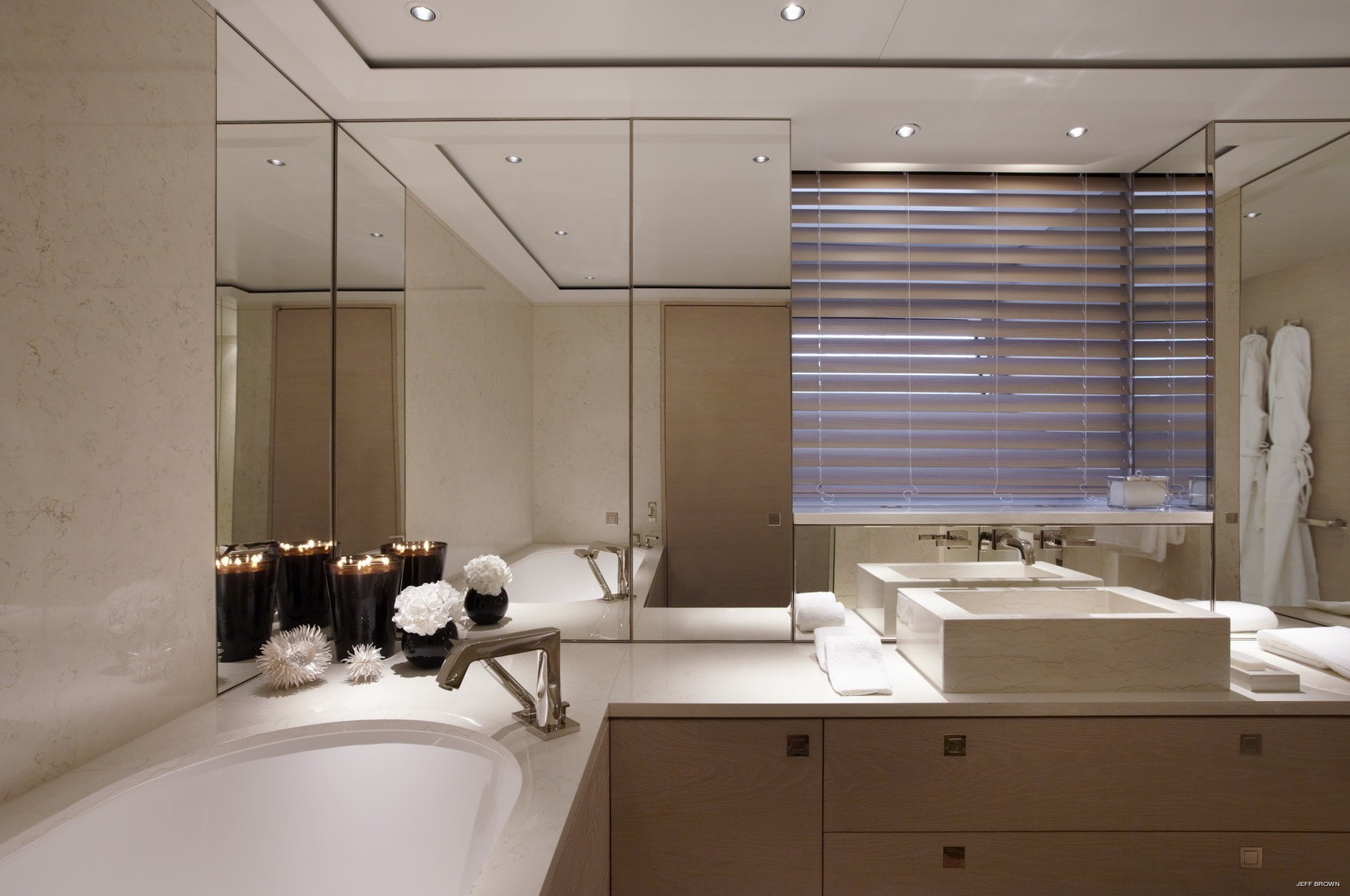 Interior - 29/41