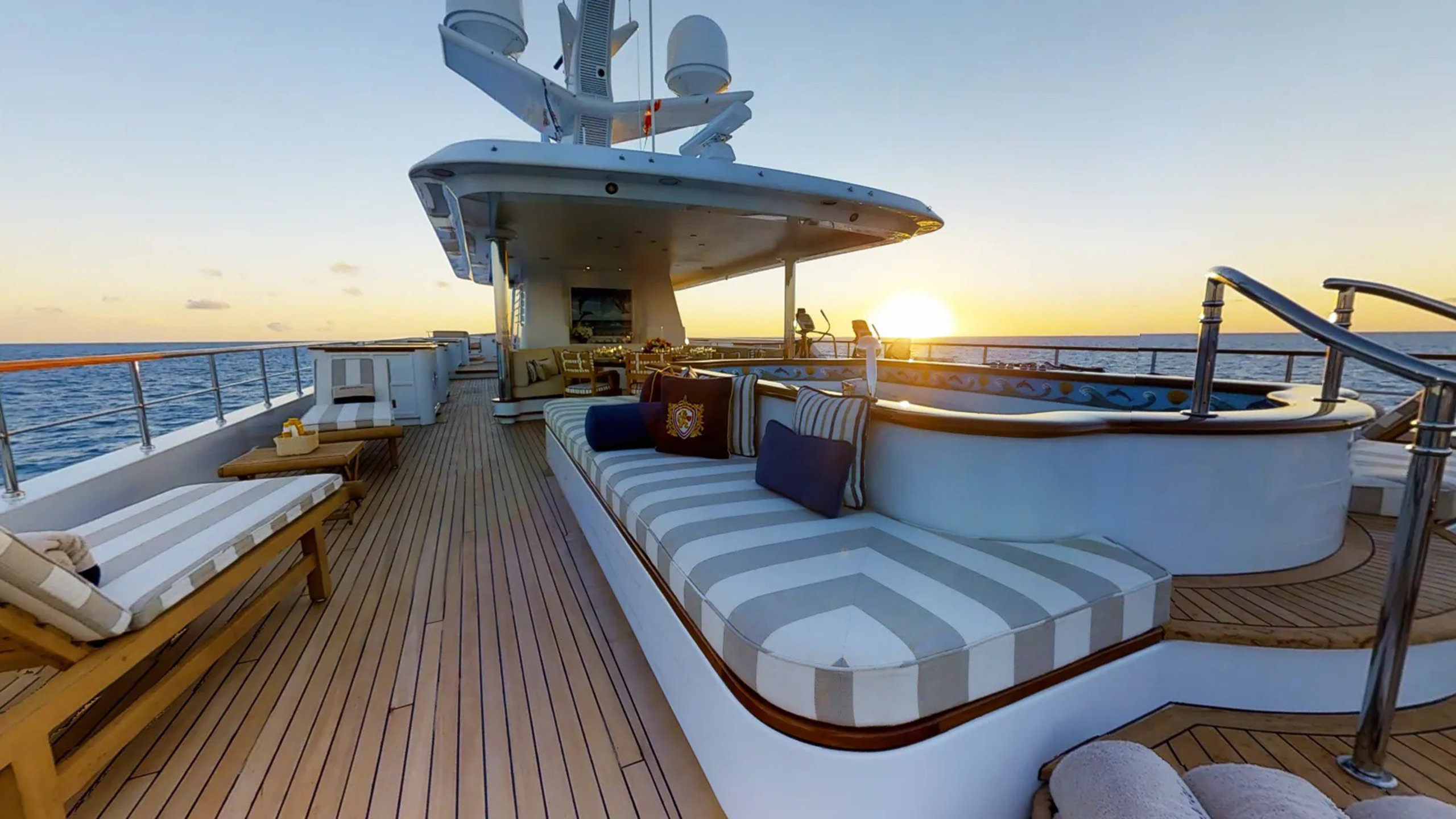 Exterior - 14/25