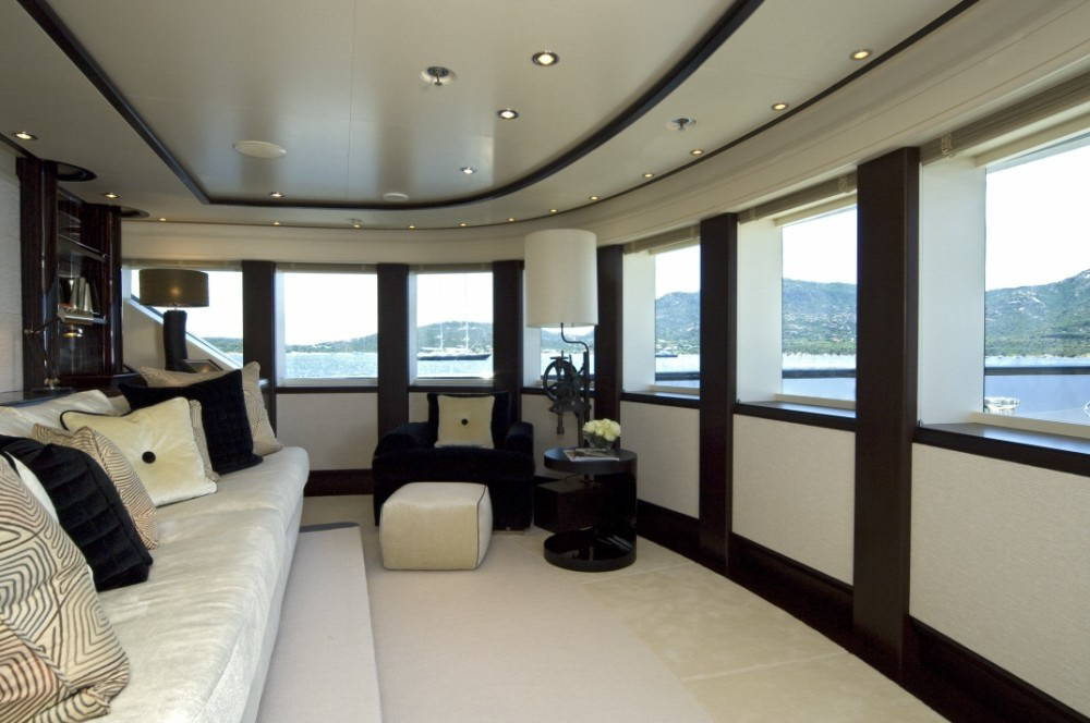 Interior - 9/33