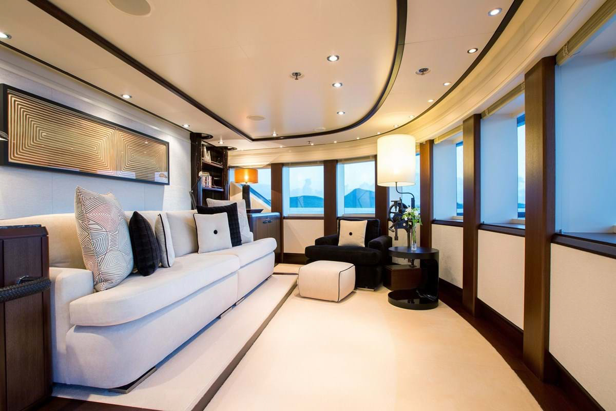 Interior - 10/33