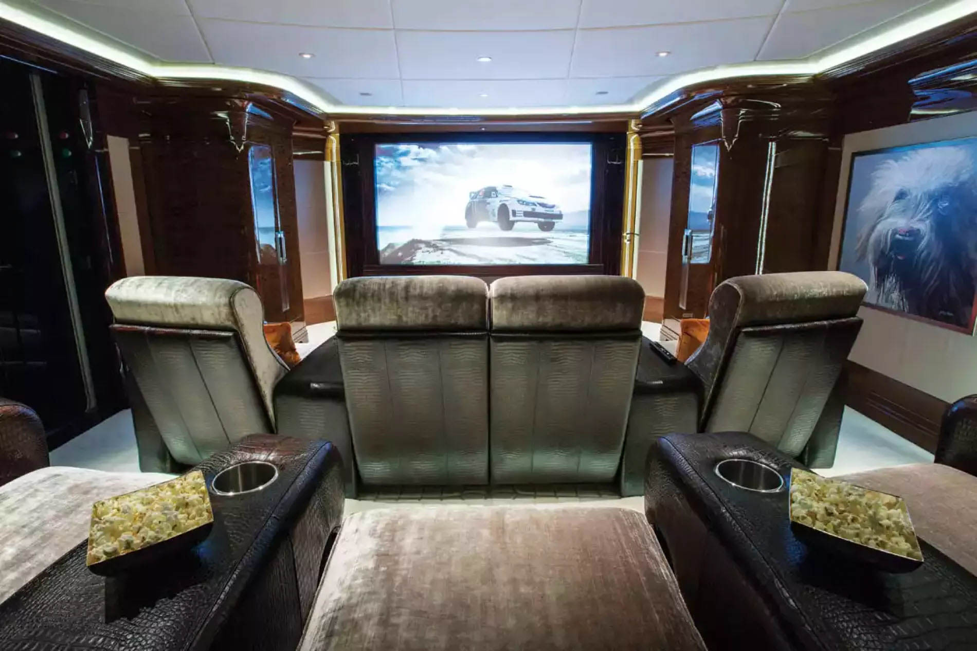Interior - 24/26