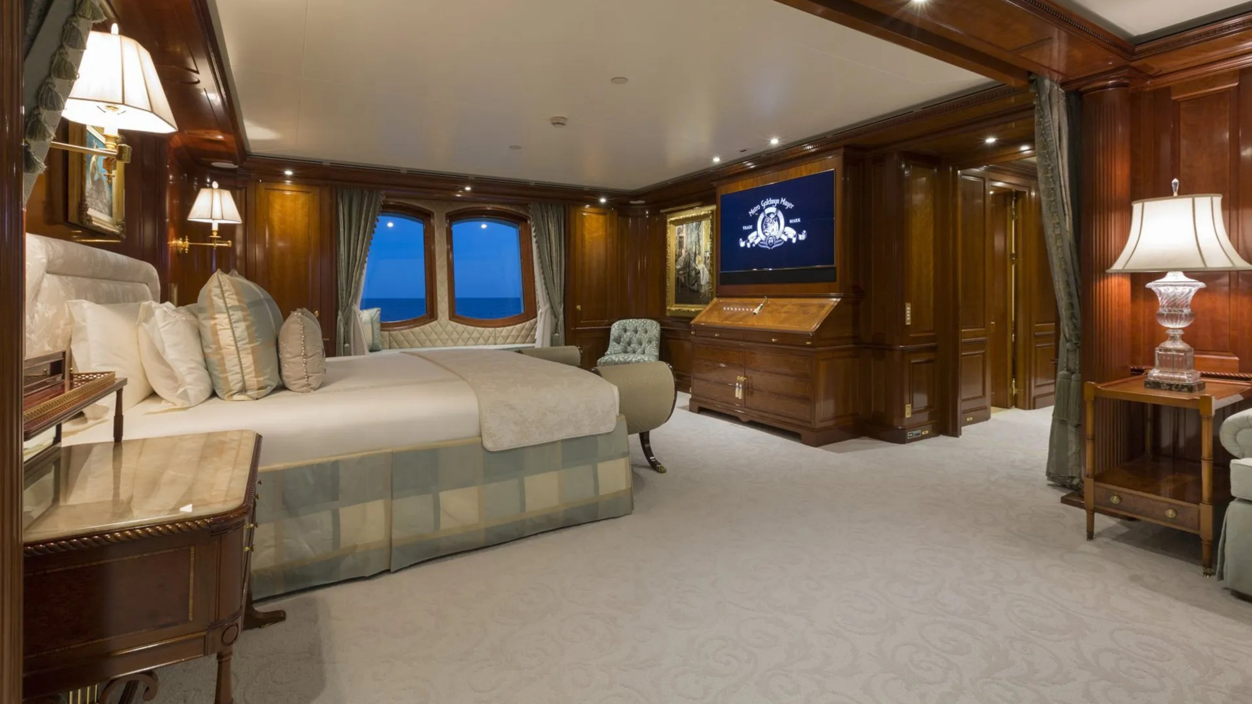 Interior - 18/26