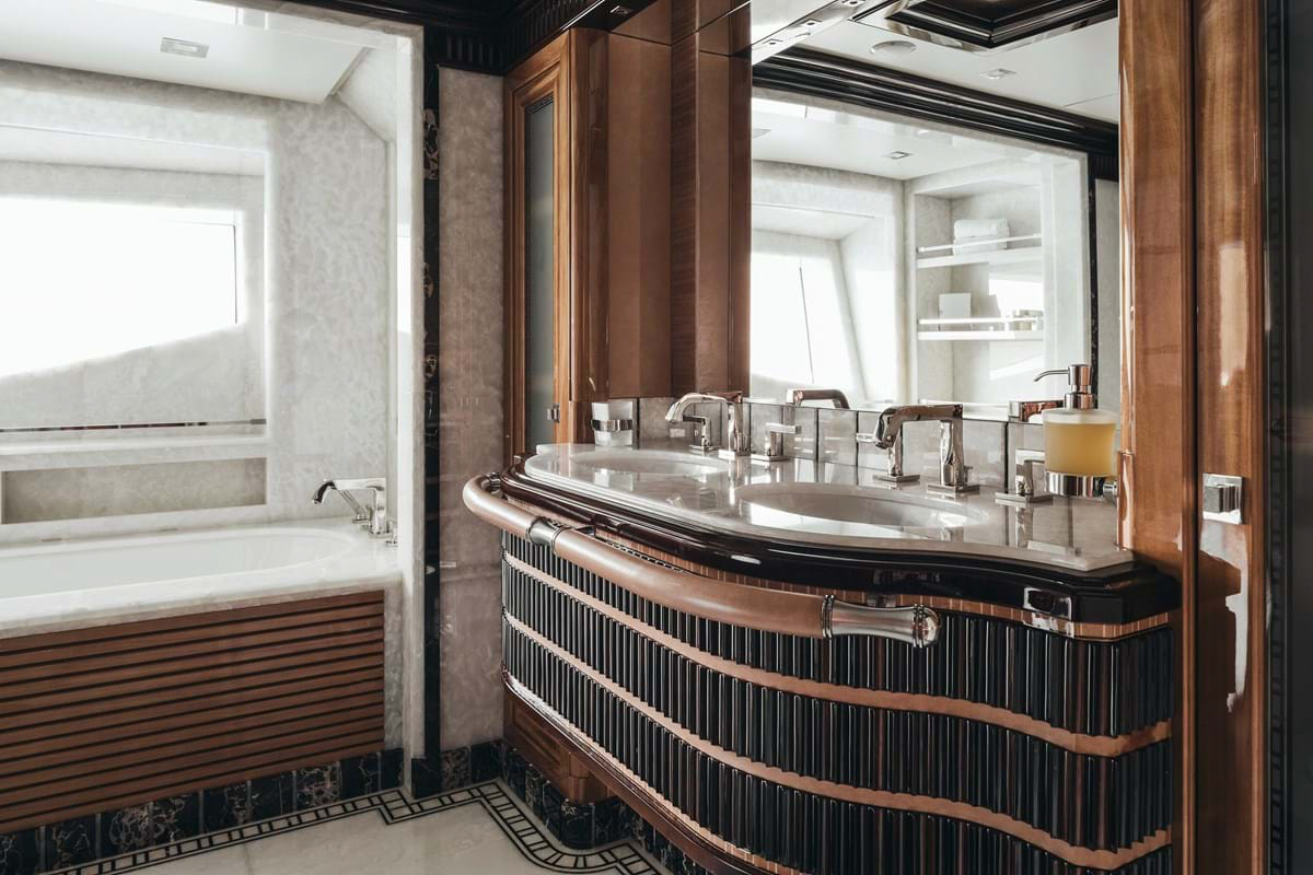 Interior - 9/38