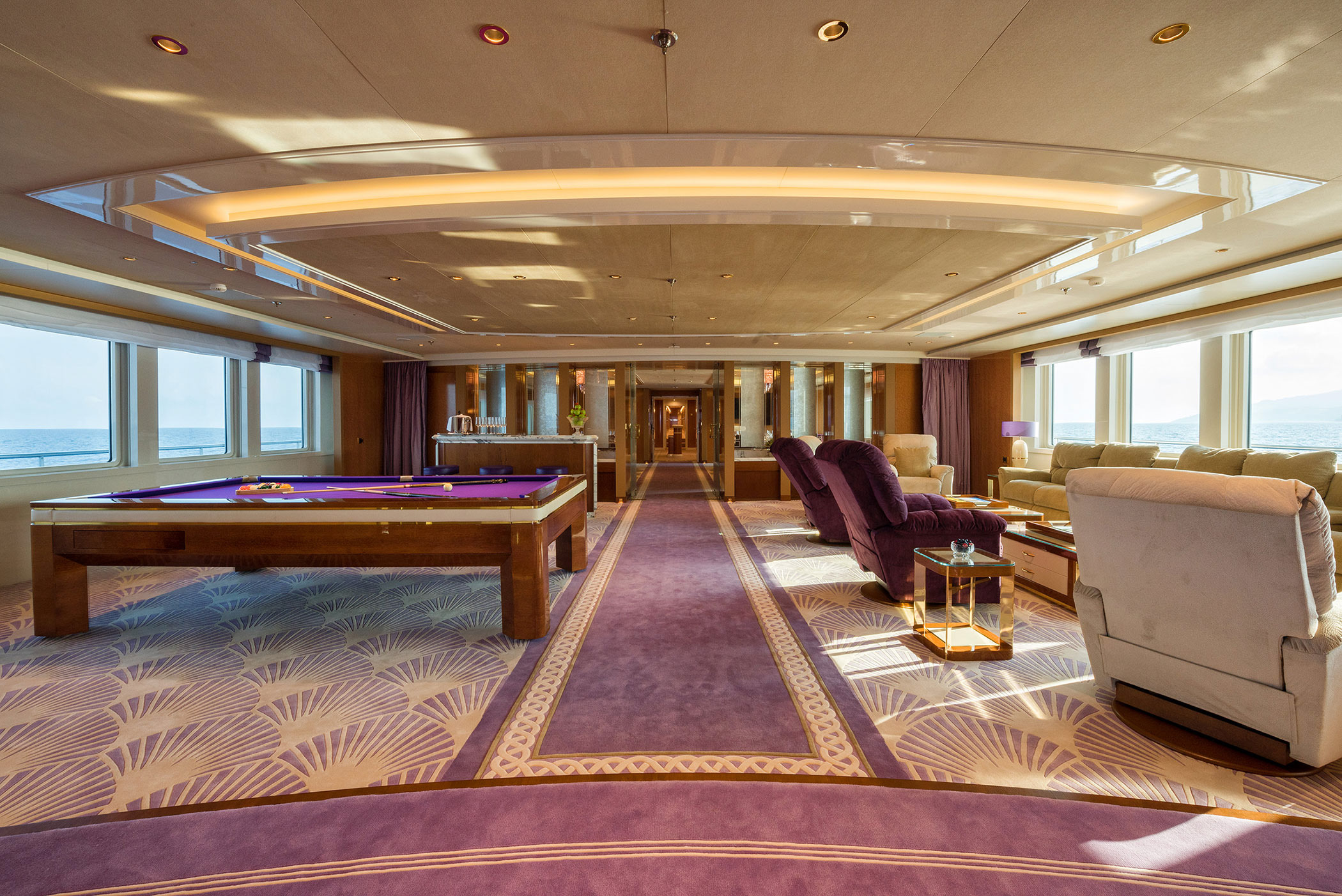 Interior - 4/33