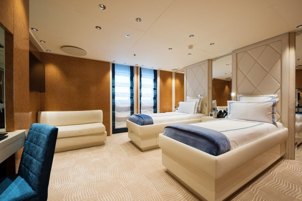 Interior - 18/33