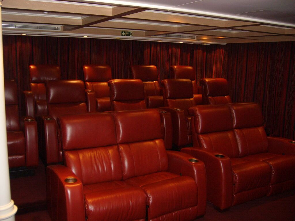 Interior - 28/33