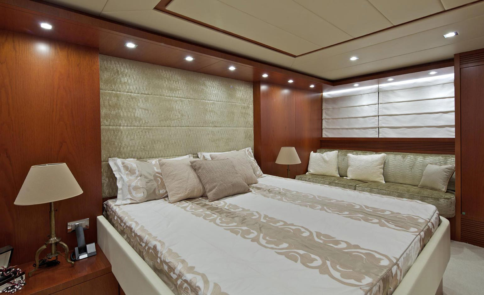 Interior - 18/29