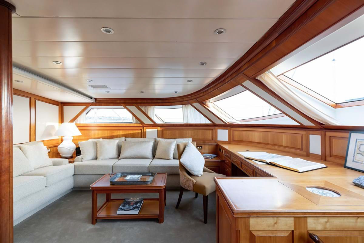 Interior - 0/13