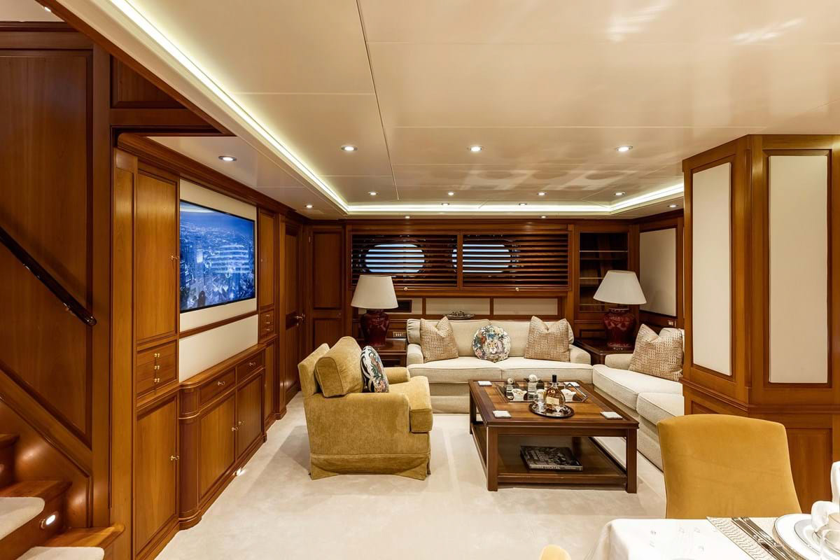 Interior - 1/13