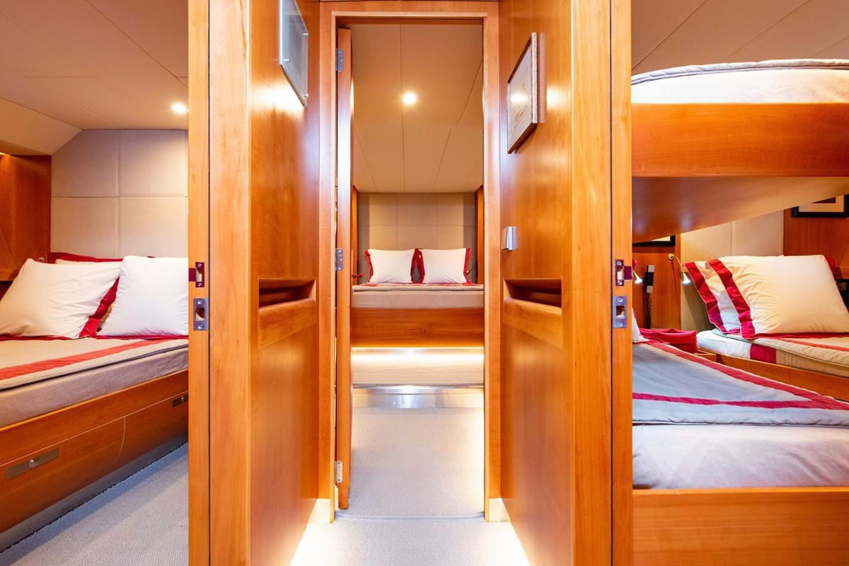 Interior - 4/15