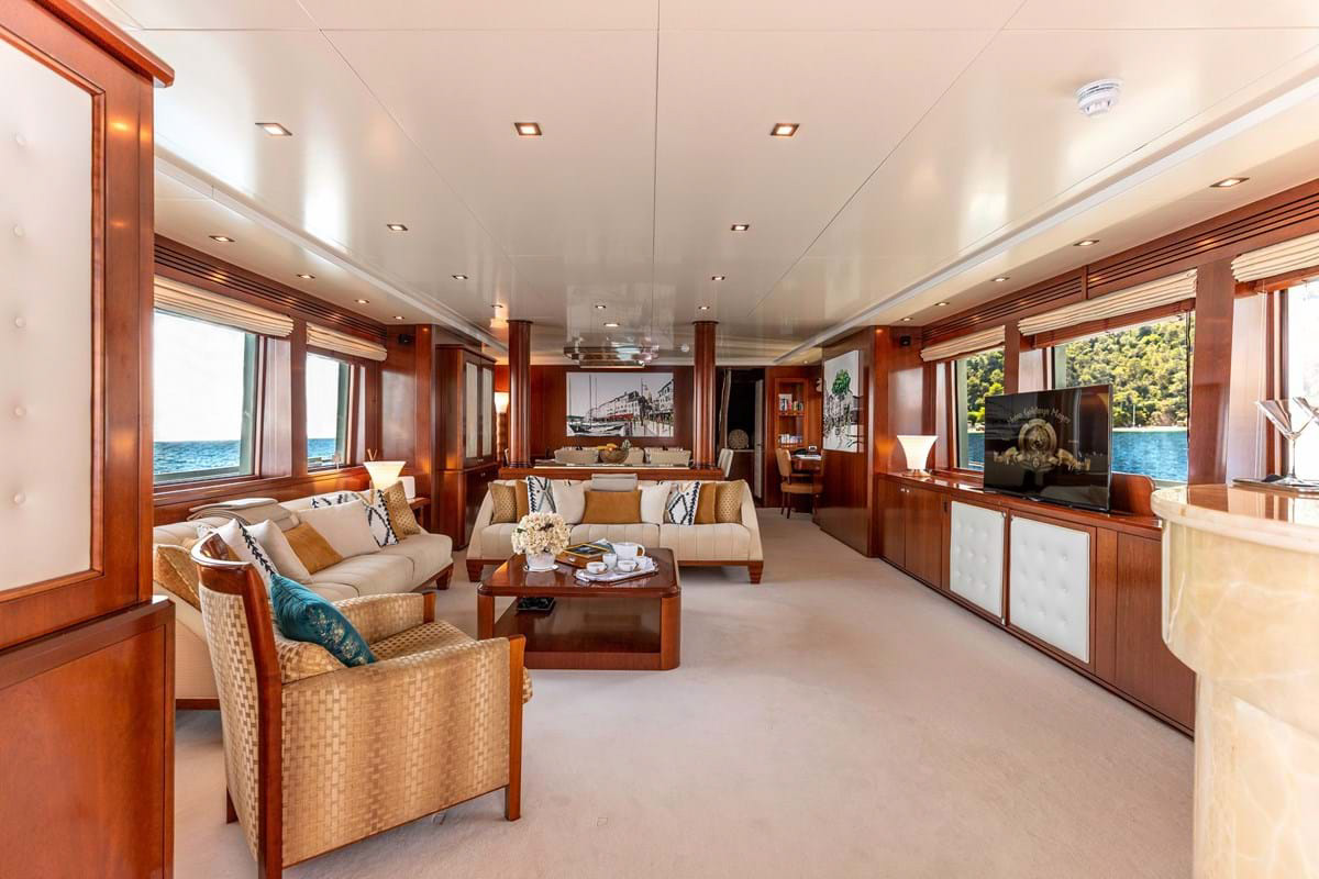 Interior - 0/18