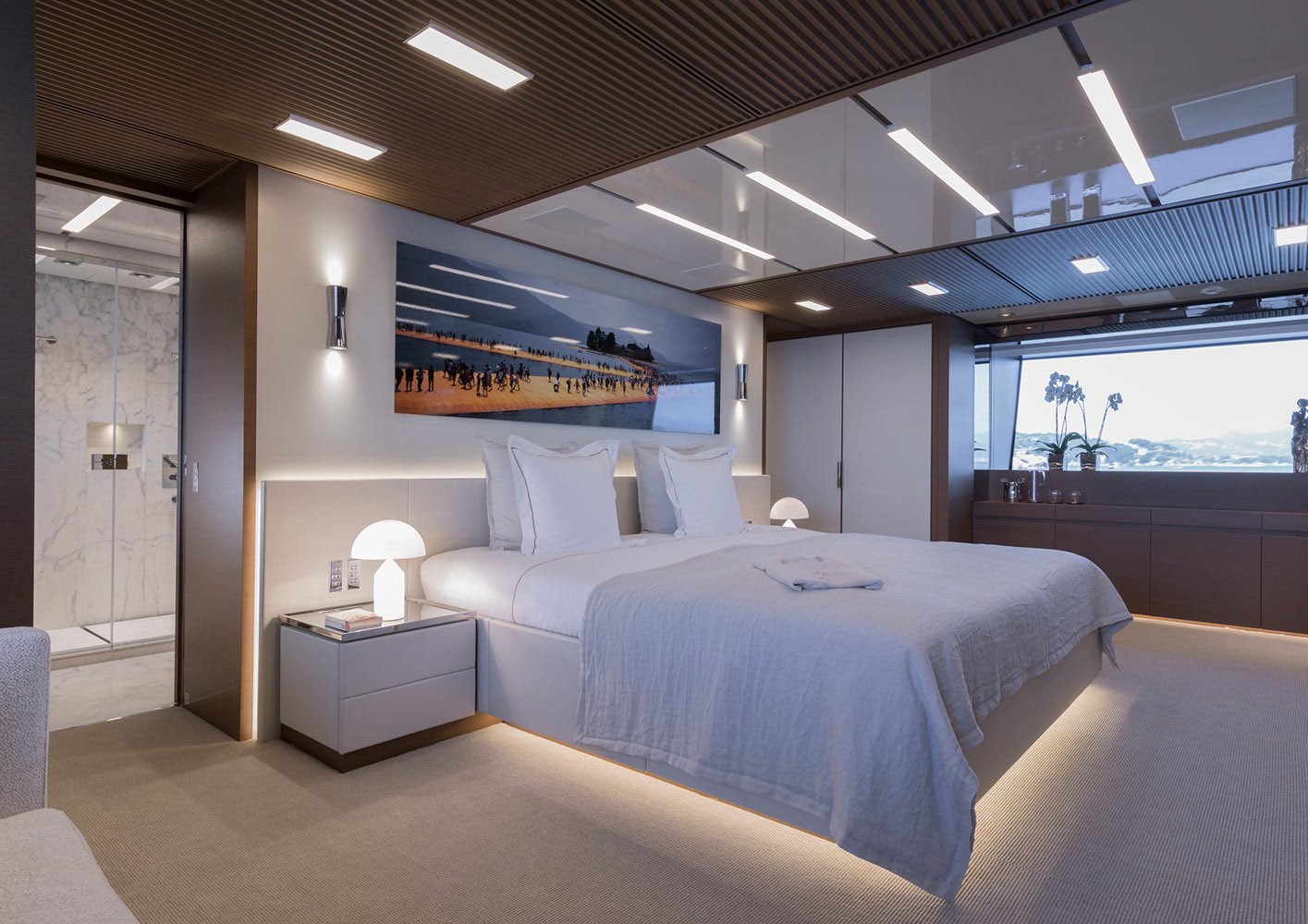 Interior - 4/10