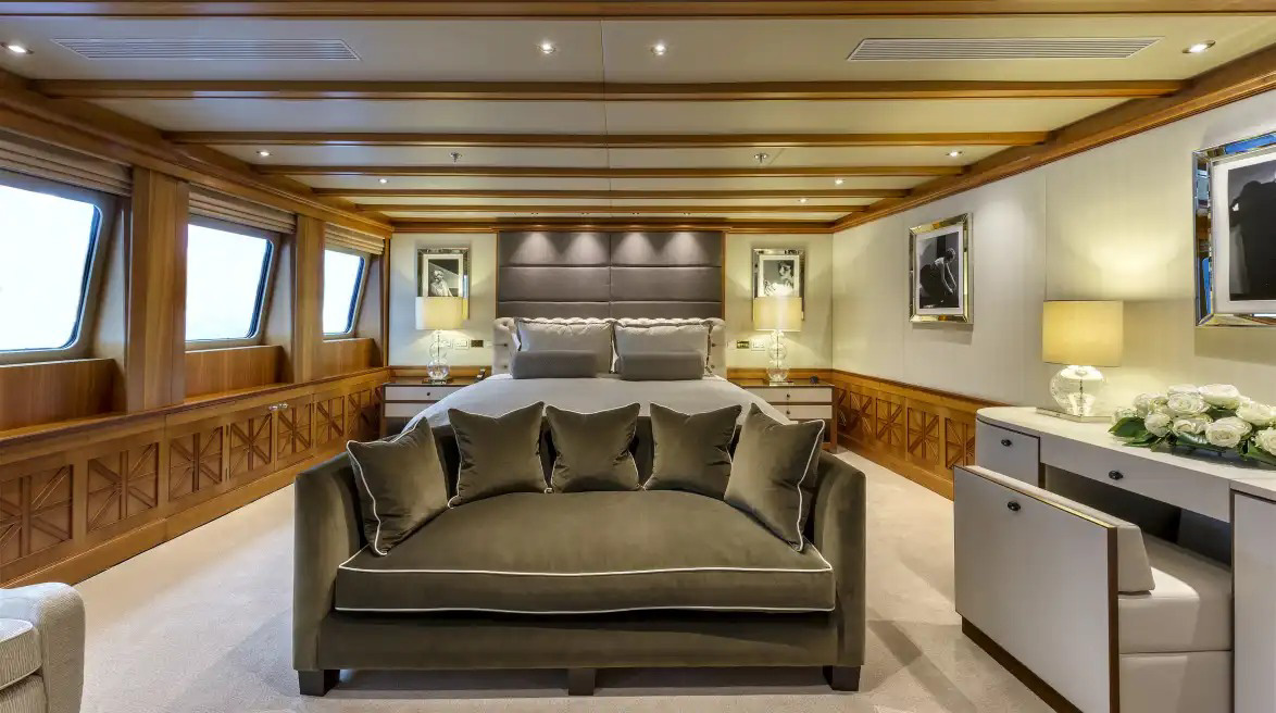 Interior - 18/23