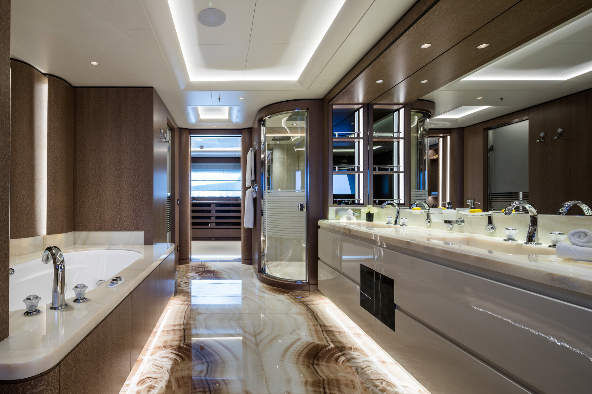 Interior - 32/38