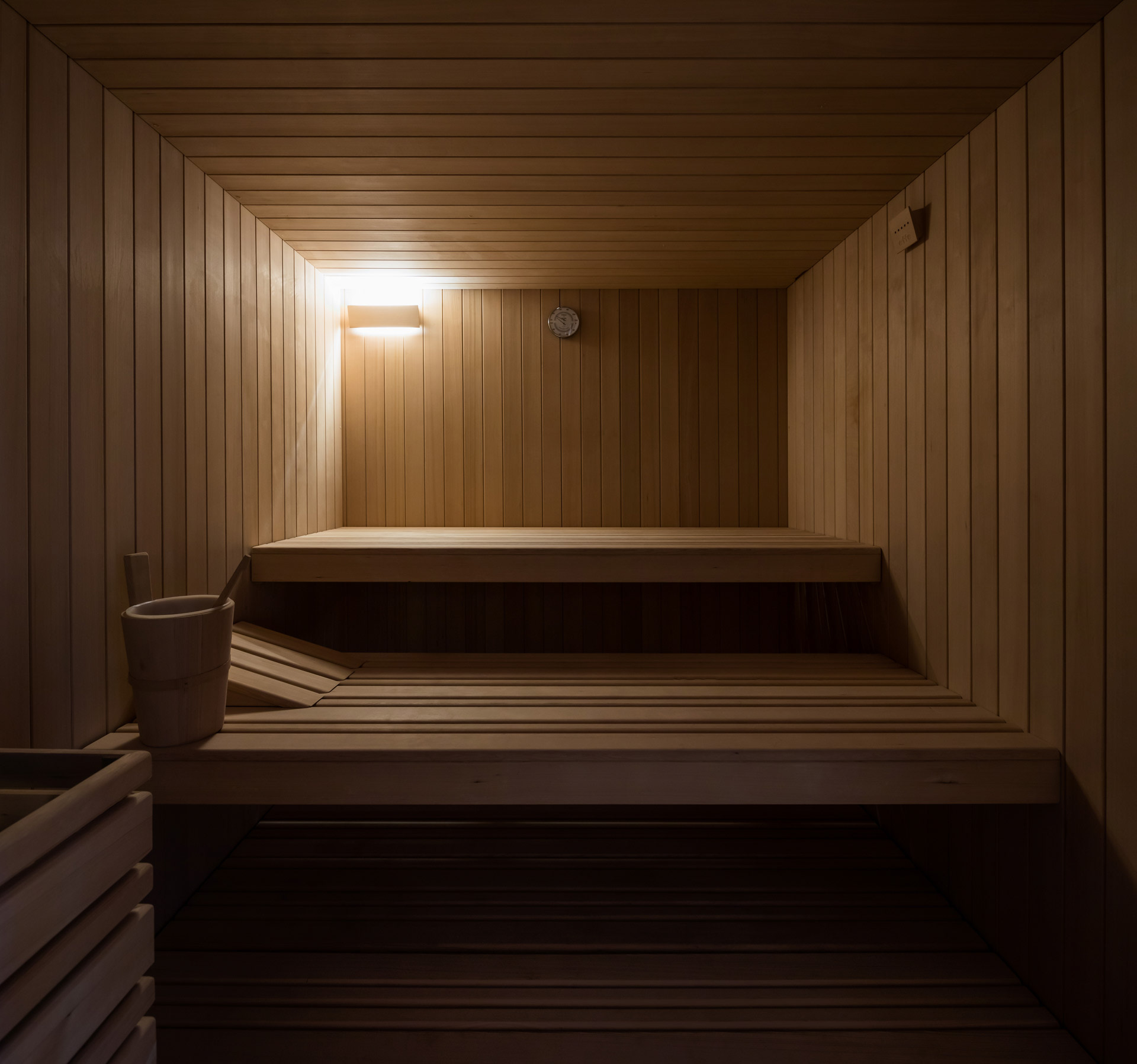 Interior - 33/38