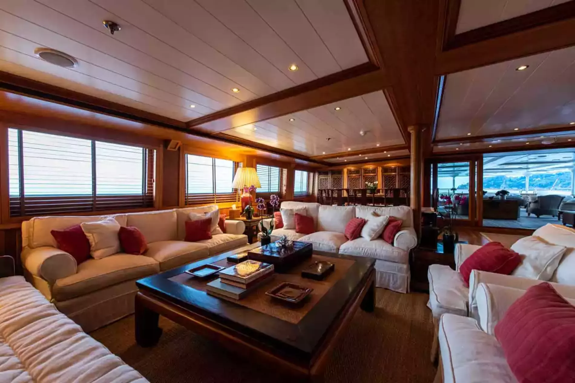 Interior - 0/19