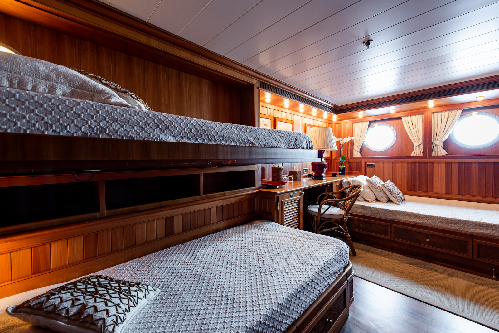 Interior - 13/19