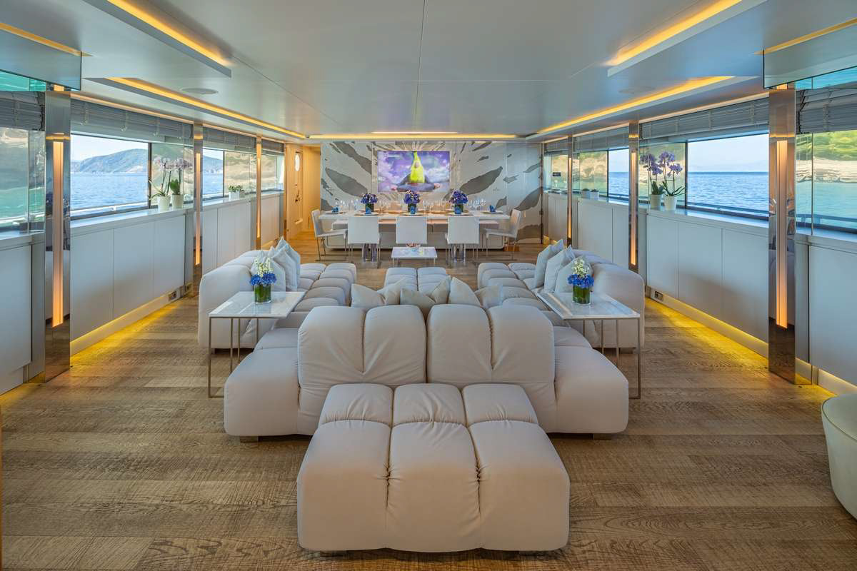 Interior - 0/26