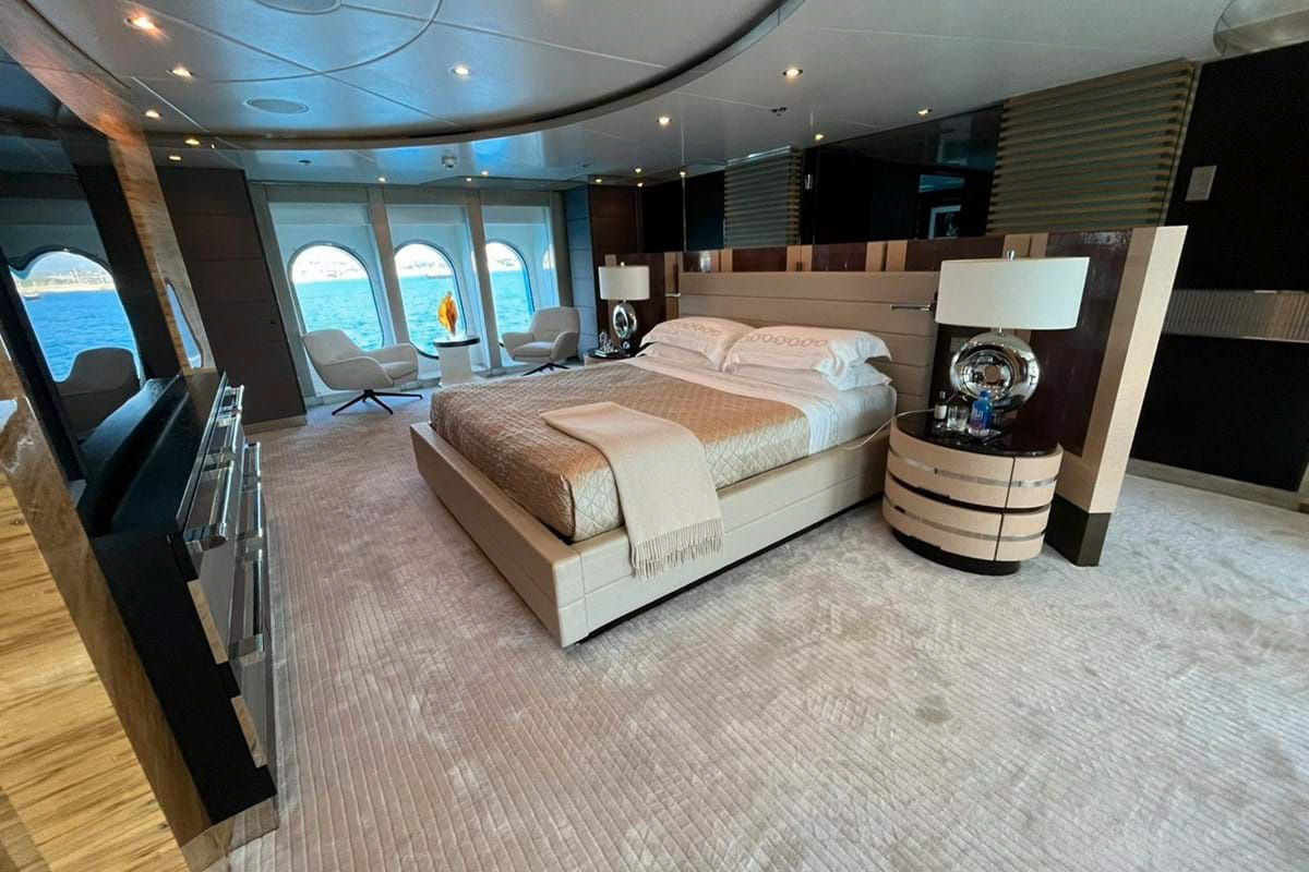 Interior - 10/15